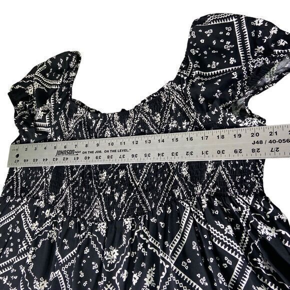 No Boundaries Black & White Stretch Elastic Scoop Neck Blouse Size XXXL (21) NWT - Picture 9 of 10